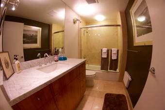 Spacious Dogpatch Room w/ Private Bath/Entrance/Parking (Utilities inc 3