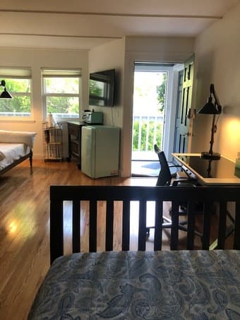 Furnished Studio Apartment in Downtown Palo Alto 1