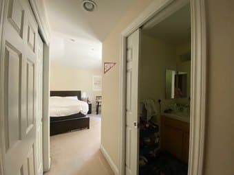 3 rooms available in 4BR 3.5BA townhouse in Mountain View (you pick!) 2
