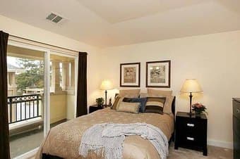 3 rooms available in 4BR 3.5BA townhouse in Mountain View (you pick!) 1