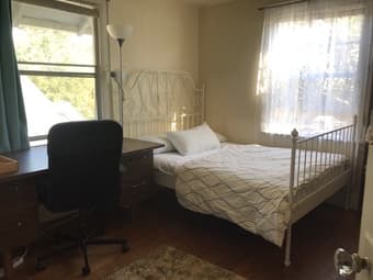 Furnished room with private bathroom near Stanford campus 1