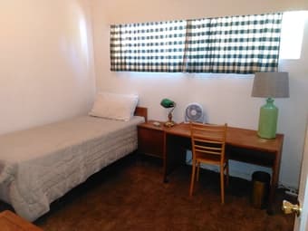 Furnished room in Redwood City close to Woodside Plaza 1