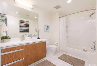 Private Room With A Massive Private Bathroom In A 3B/3B Condo 2