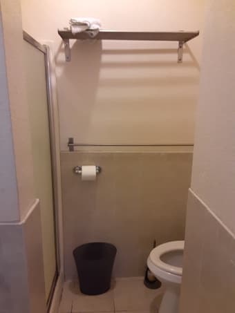 Private bedroom and bathroom centrally located in Palo Alto 3