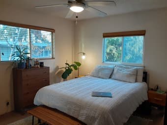 Private bedroom and bathroom centrally located in Palo Alto 2