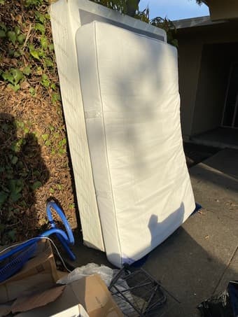 Nice Full-size Mattress 3