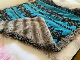Spirithoods faux fur throw blanket 1