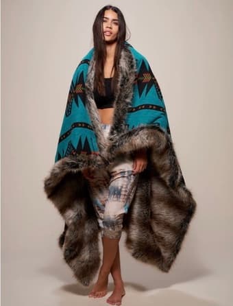 Spirithoods faux fur throw blanket 3