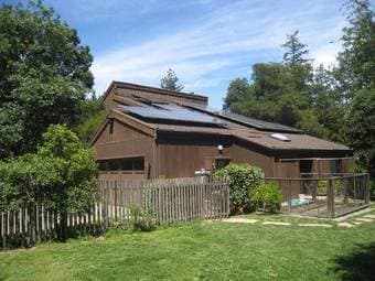 Treehouse in clouds HUGE 18'x24' w/ vaulted ceilings & large windows 2