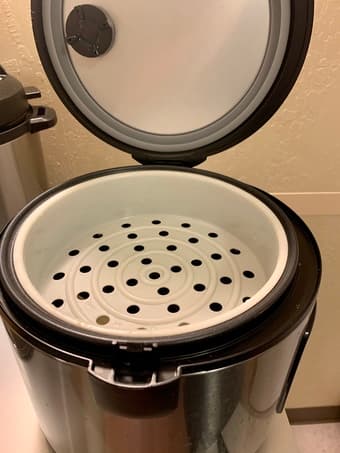 Pretty new Aroma rice cooker 3