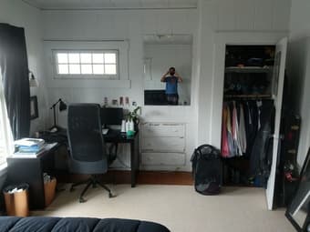 Big room across from stanford in fun/friendly home starts Jan 2