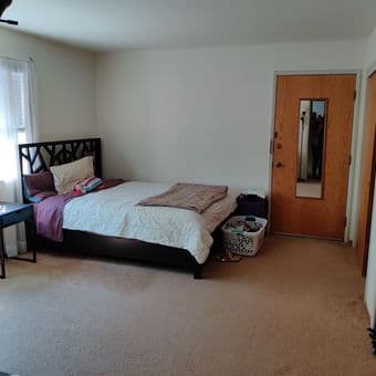 Feb 1 Move-In, Large Bedroom in 2B1Bath Apartment, Excellent Location 3