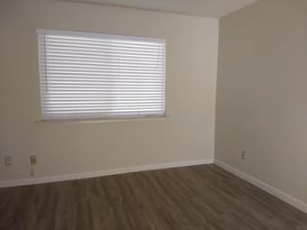 available ASAP 1Bed Apartment, excellent location 2