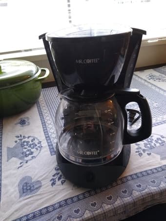 Coffe Maker AND Whiteboard/Pinboard 1