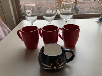wine glasses, mugs 1
