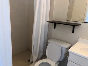 **Palo Alto Large Room with Full Bath + Private Entrance - flex terms* 3