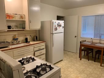 Private Bedroom-GREAT LOCATION-Washer and Dryer in unit 3