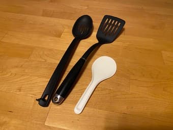 pan, spatulas, and baking pan 2