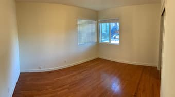 $995-Private Bedroom-GREAT LOCATION-Washer and Dryer in unit 1