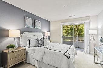 【Mountain View 全新remodel 2b2.5b townhouse 主卧带家具出租】 2
