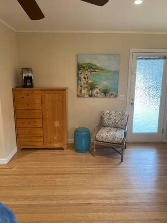 Private Bed/Bath Suite with Kitchenette 3