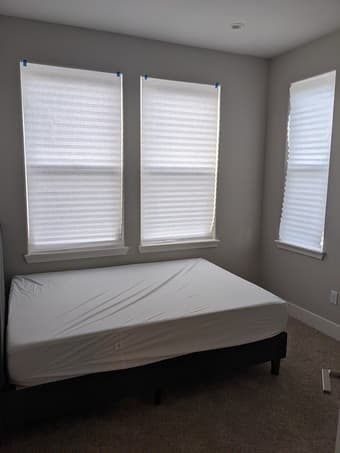Private bed and shared bath in a 4B/3.5B townhouse 1