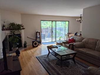 Bedroom available in Redwood City 3-Bed Townhouse 1
