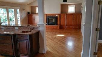 4BR/4BA 3200 sq.ft. Westside RWC 10mins to Stanford Rooms Available 2