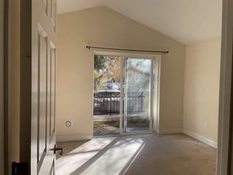 Private room available in Mountain View (female only) 1