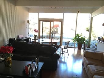 Room for rent ($1200 + utilities) in Palo Alto home with grad students 2