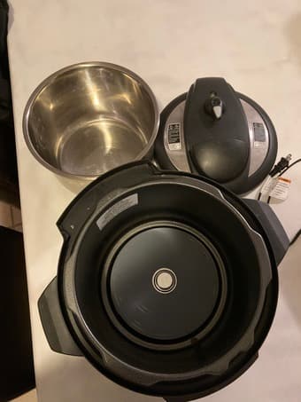 Instant Pot LUX60  6 Quart 6-in-1 1