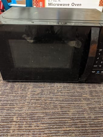 AmazonBasics Microwave 1