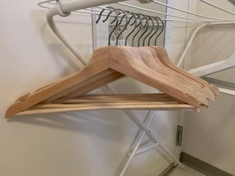 Brown wooden hangers x8 1