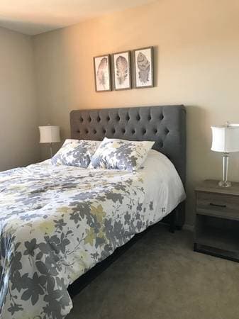 Beautifully furnished private bedroom/bathroom near Downtown RWC 1