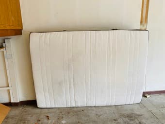 Moving sale! - Table set, TV, Whiteboard, Dumbbells, Office chair 2