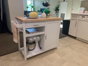 Kitchen Island & Floor Lamp 1
