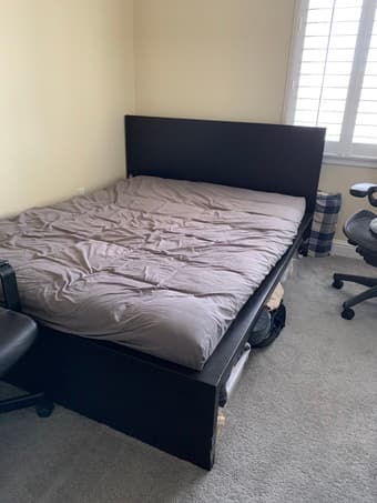 IKEA MALM Queen size + mattress 1