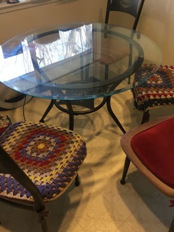 Coffee table & 4 chairs 1