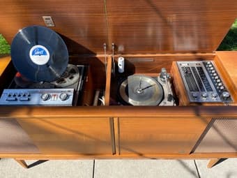 Vintage record player & turntable 1