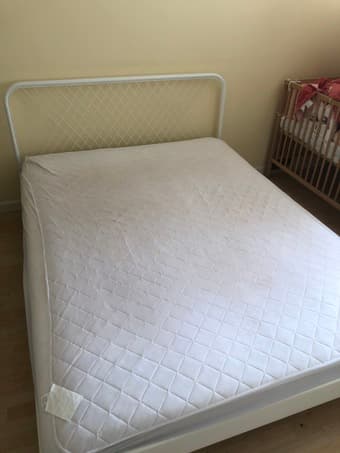 queen size bed and mattress 2