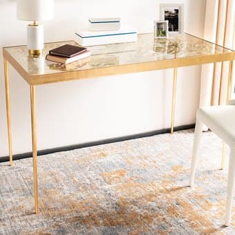 Beautiful desk with glas top 1