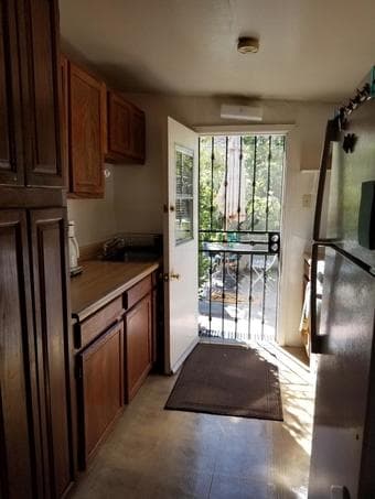 Nice Furnished in Law Studio Cottage in West Redwood City 1