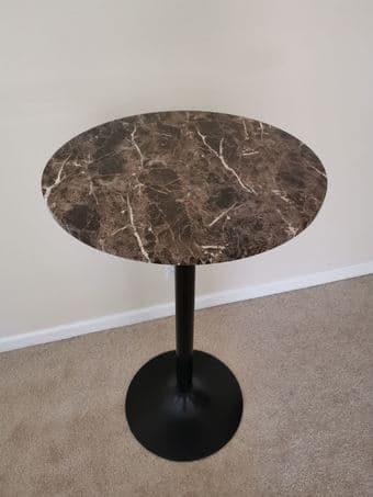 Round Bar/Pub table, ideal for stools 2
