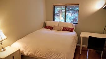 Spacious Private Bedroom in a Beautiful Home (15 min bike to Stanford) 2