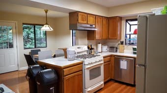 Spacious Private Bedroom in a Beautiful Home (15 min bike to Stanford) 3