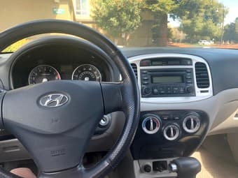 2007 Hyundai Accent SE Hatchback 2