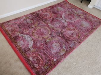 Area rug 5'5"x8' 1