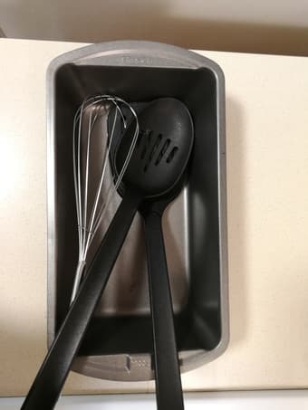 Bakeware, mixer, utensil set 1