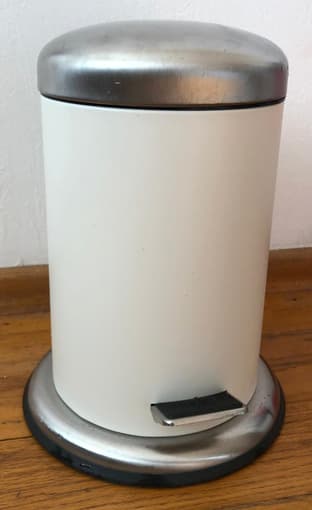 Small bathroom trash can from Ikea 1