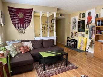 Looking for female roomate - furnished house Santa Clara 1